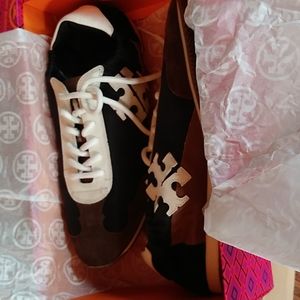 New Tory Burch sneaker size 9 never warn.